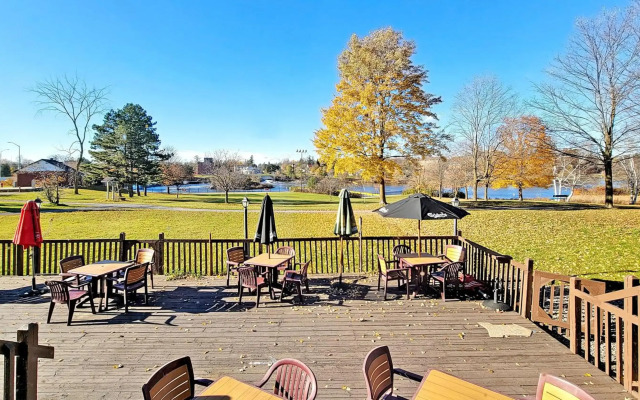 Ramada by Wyndham Arnprior