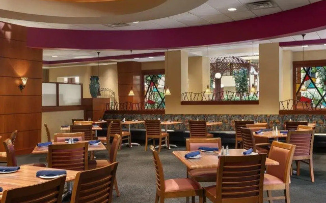 Embassy Suites by Hilton Cleveland Rockside