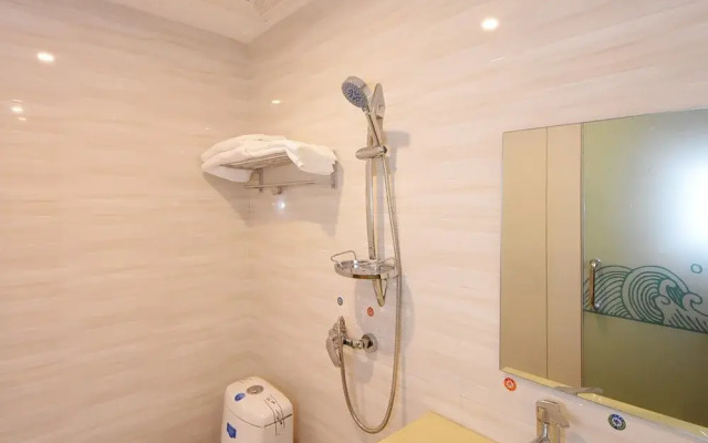 Changsha Hongji Express Hotel (West Bus Station Business University)