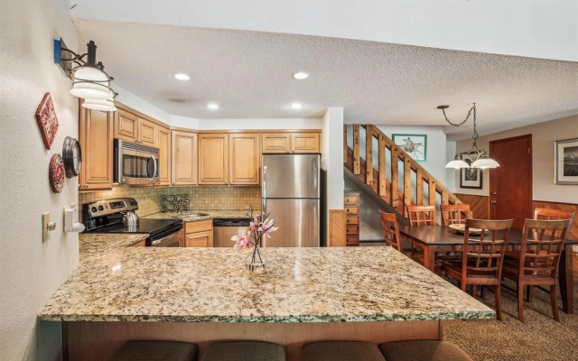 Pine Ridge 11e 2 Bedroom Condo