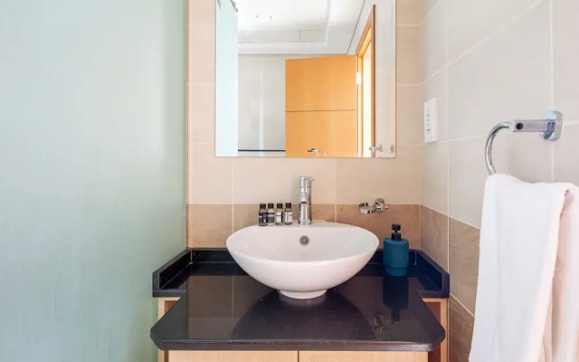 Elegant and Functional 2BR in Marina - Sleeps 5!