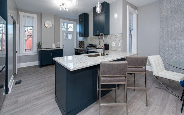 The Incline Suite 2