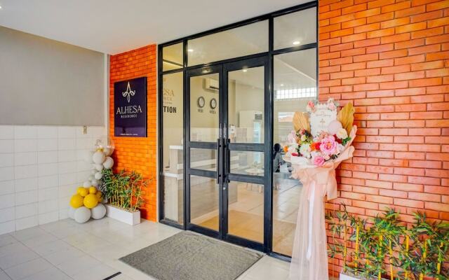 Super OYO 93064 Alhesa Residence