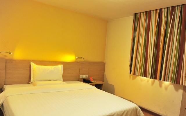 7 Days Inn Chongqing Yangren Street International Community Branch