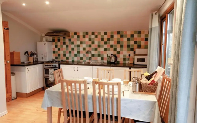 Merlins Cabin - 2 Bedroom Cabin - Blaen Cedi Farm - Penclawdd