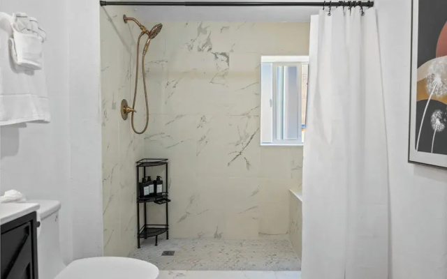 Luxury Studio Escape - Trails & Views