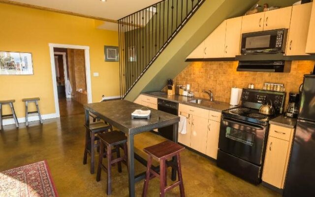 Crooked Tree Guest Suites