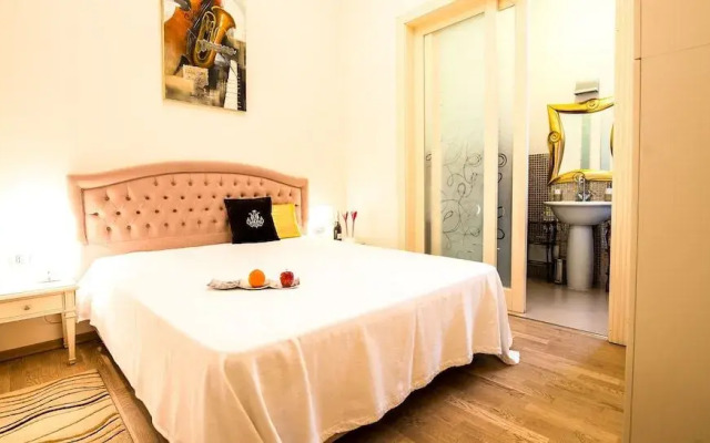 Red Hotel Downtown Unirii