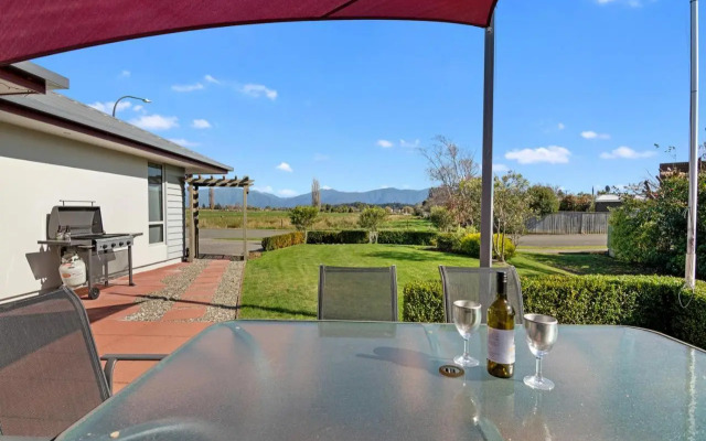 Paradise in Pohara - Pohara Beach Holiday Home