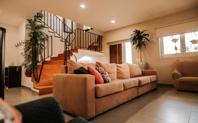 GuestReady - Beachfront Villa In Esposende