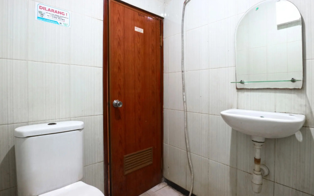 King Stone Hotel by ZUZU