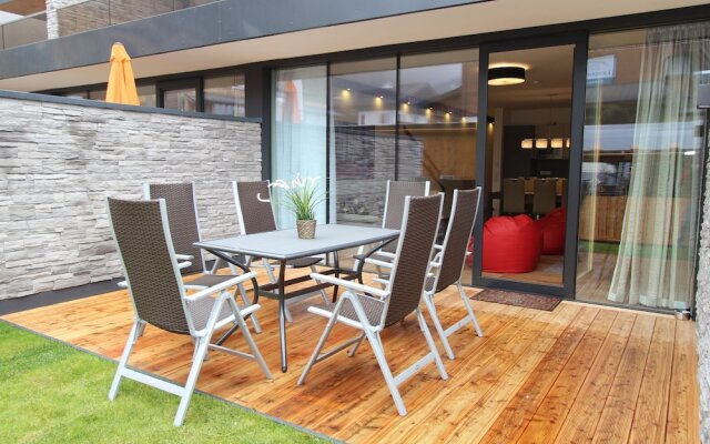 Stylish Flat With Garden & Sauna Access