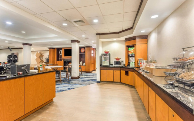 Fairfield Inn & Suites by Marriott Madison East