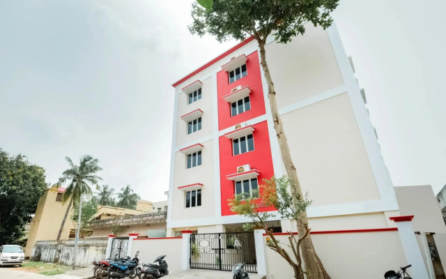 Stay Inn Luxury Service Apartments by OYO Rooms