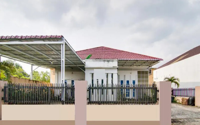 SPOT ON 91772 Nisrina Homestay Syariah