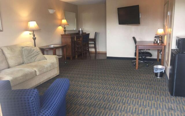 Best Western Plus Landing View Inn & Suites