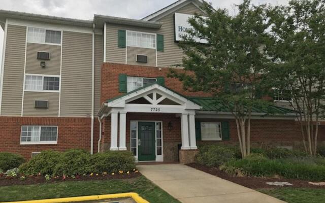 HomeTowne Studios & Suites by Red Roof Charlotte - Concord