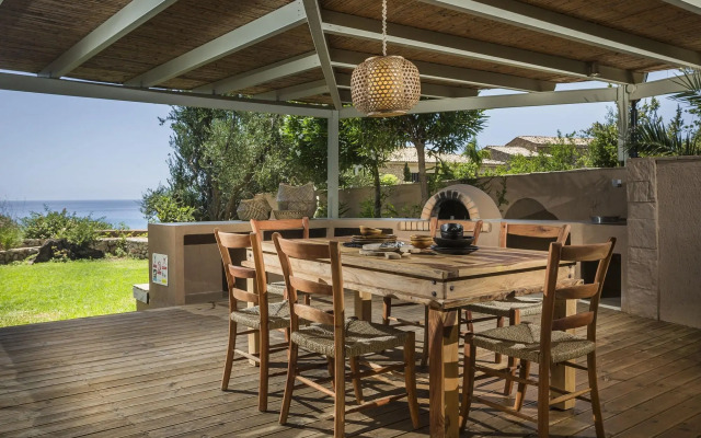 F ZEEN KEFALONIA - Adults Only