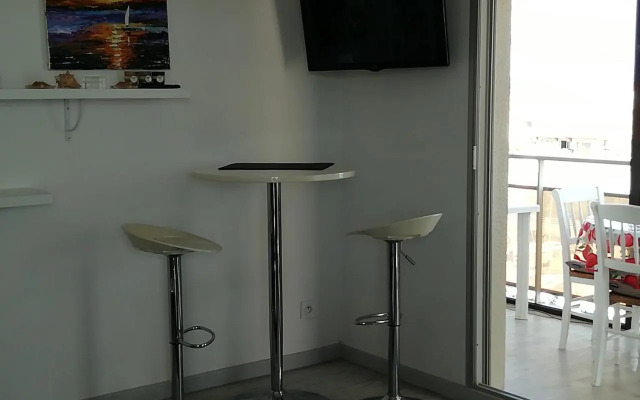 Beau T2 Climatisé sur Marina avec parking privé