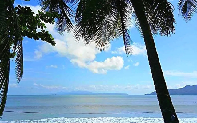 Sky Beach Travel & Hostel