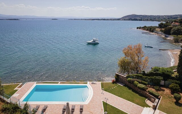 Eretria Luxurious Seafront Villa