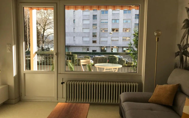 LE LYS D'OR - cosy et proche lac, balcon terrasse
