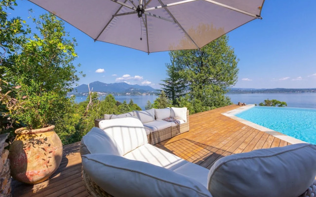 Paradis Relais Pool View EV Recharge