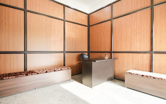 OYO 45931 Hotel Ganesham