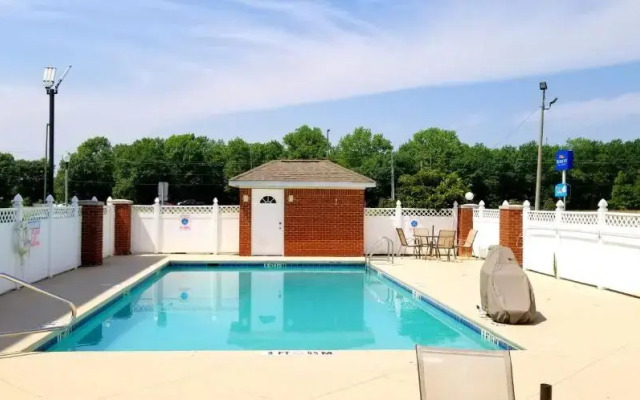 Home Inn & Suites