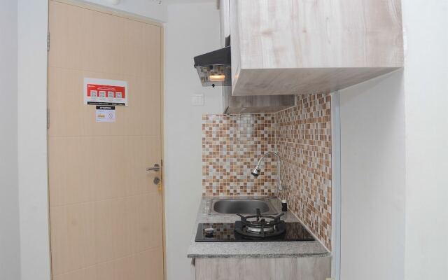 Comfy and Minimalist Studio at Amethyst Apartment