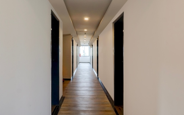 Super Townhouse Balewadi High Street