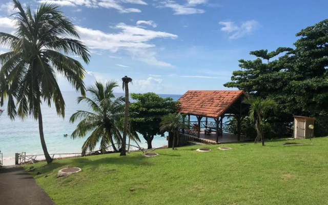 T2 les pieds dans l'eau, vue mer caraibes