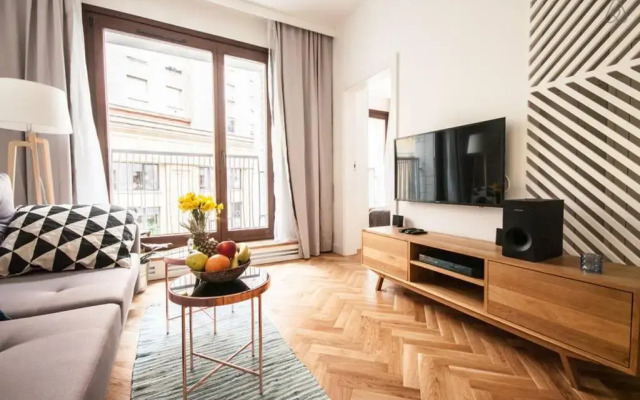 oompH Warsaw Central STREET ART Apartments