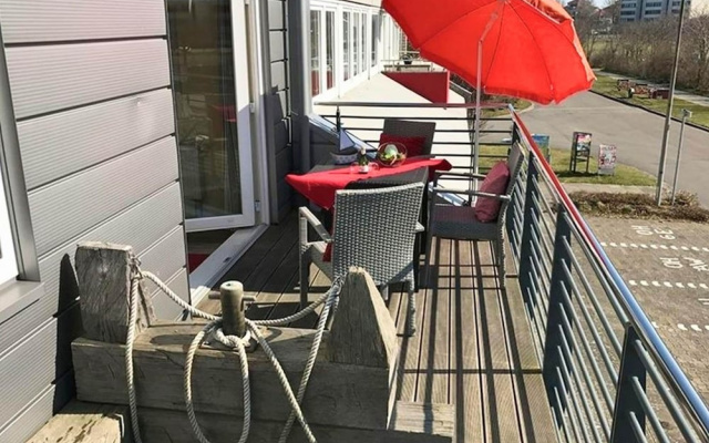 Ferienwohnung Am Yachthafen mit Balkon