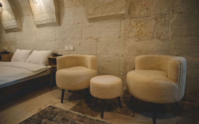 Daphne Cave Hotel