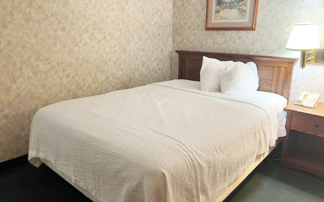 Blue Way Inn & Suites La Crosse