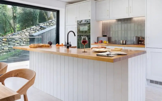 Fawns Keep - Hot Tub and Sauna Retreat