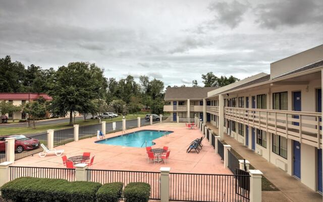 Super 7 Inn By OYO Tupelo Hwy 178