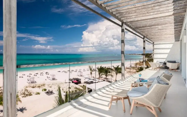 Luxe Oceanfront Penthouse Hot Tub Daily Cabana