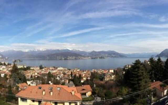 Balcone su Stresa