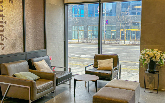 Royal Emporium Incheon Airport Hotel