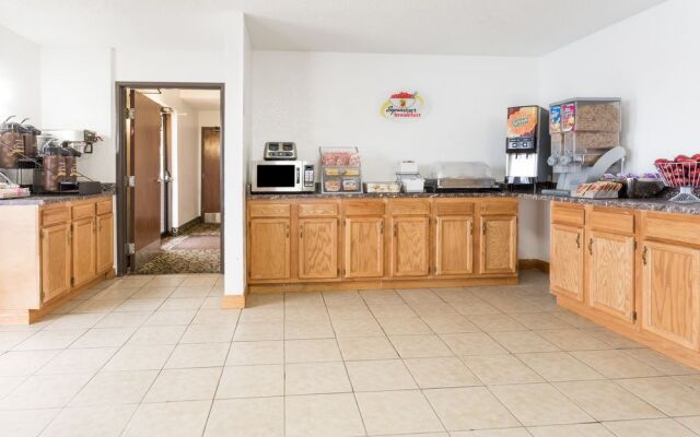 Super 8 by Wyndham Summersville/New River National Park