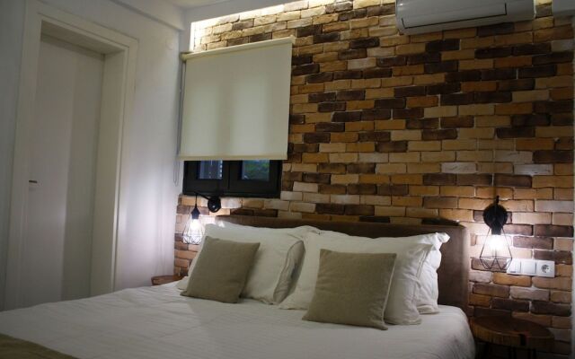 Salonikiou Beach Deluxe Apartments
