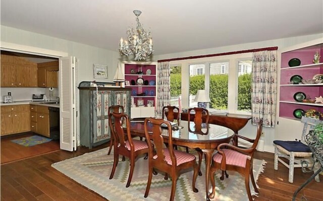 221 Shore Road - Nine Bedroom House