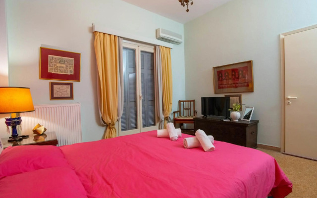 Marina s Bright Getaway - Nafplio Center House