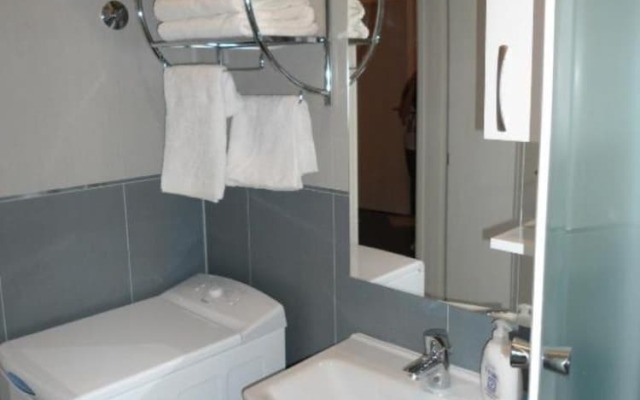 Stane - Modern & Fully Equipped - A1