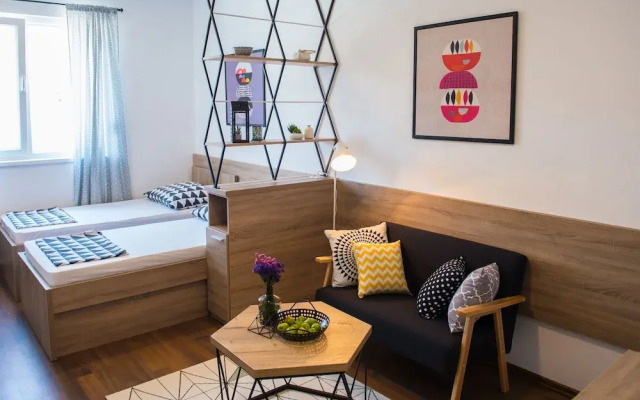 Studio Apartment Woody Moody