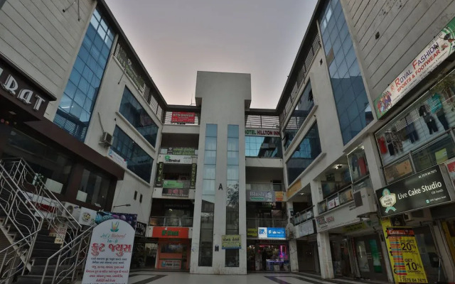 OYO 5900 Hotel Hillton INN