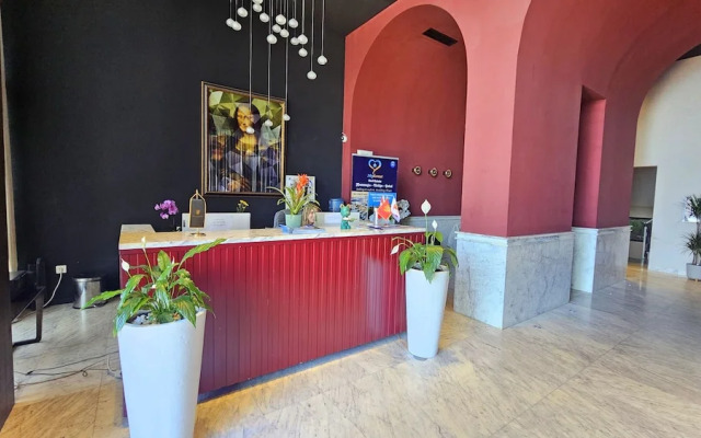 Royalis Suites