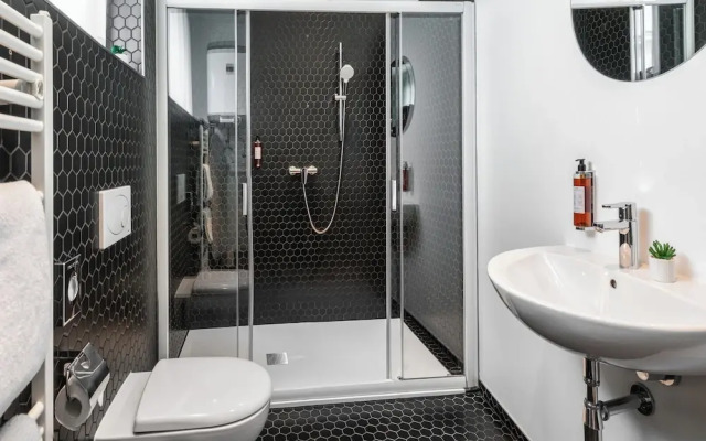 VN17 Rooftop Suites by Adrez Living